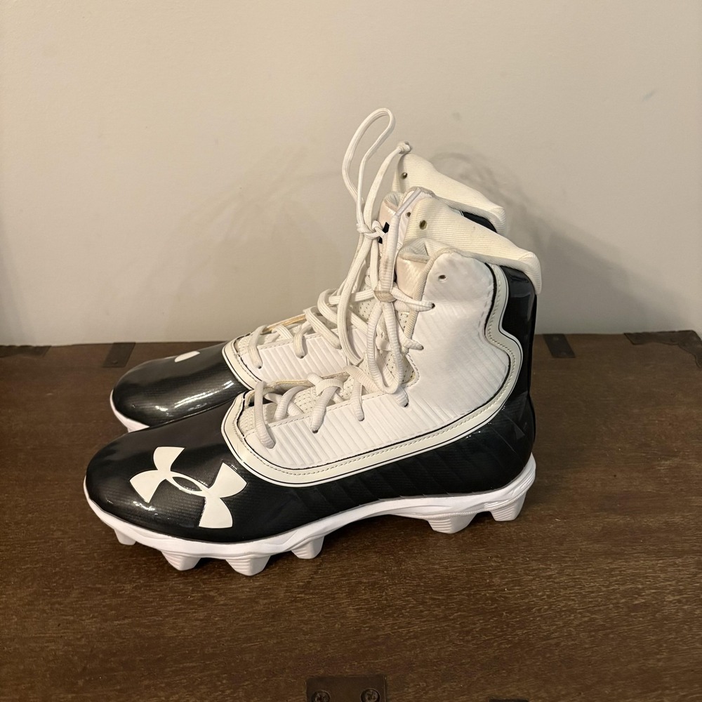 Under Armour Highlight Shoes Mens Size 8.5 White Black Football Cleats 3021197-0